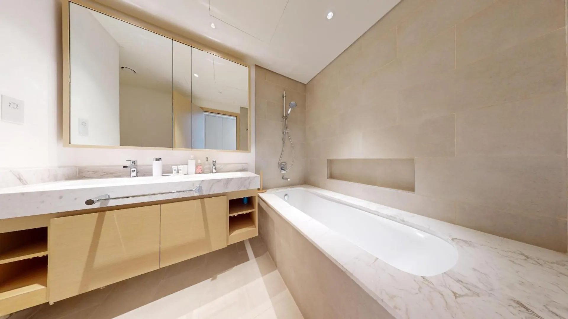 Primestay - 2Br With Canal View In Creek Harbour Dubai 0*,  United Arab Emirates